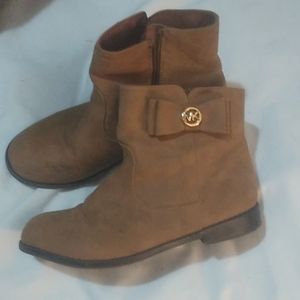 Kids boots